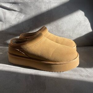 AE Hangout Slip-On Slippers